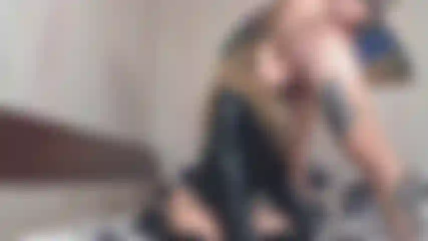 SUCKING GONZO COCK WHILE I WEAR LEATHER JACKET AND LATEX BOOTS