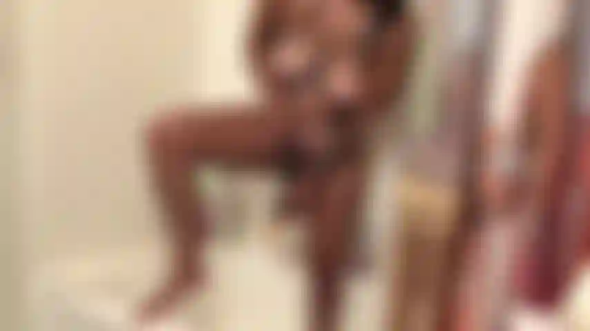 Come watch me fuck myself in the shower and deepthroat my toy!