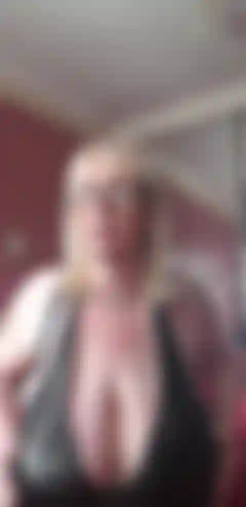 20210126_095548 fingering my juicy hairy pussy, shoving my 10" dildo in my pussy then gagging