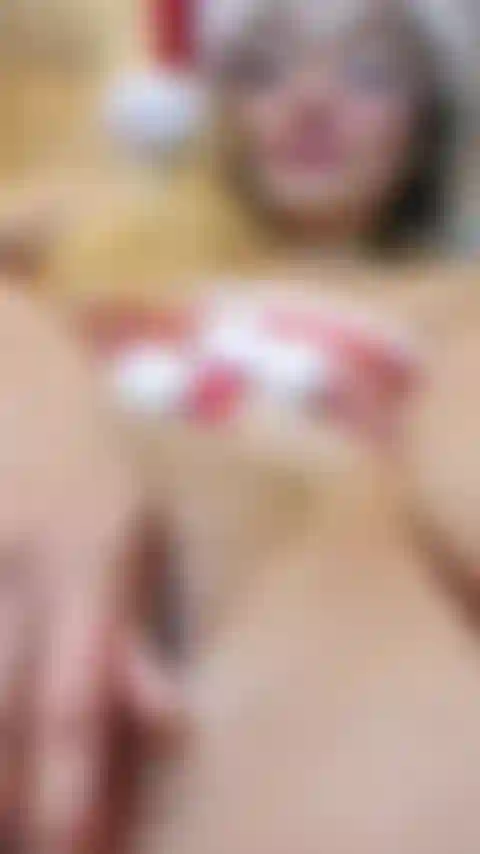 Miss jiggles showing showing her just pussy for you