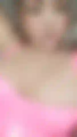 I'm so horny here come and make me cum 🤤