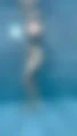 feets under water