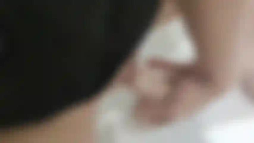 I squirt while dildoing my pussy.