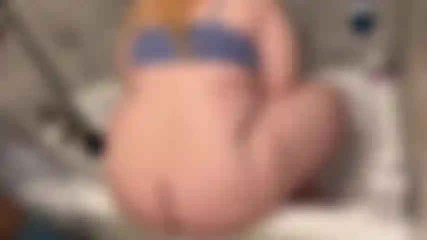 PAWG RIDES BBC IN SHOWER WHILE HUBBY IS AT WORK