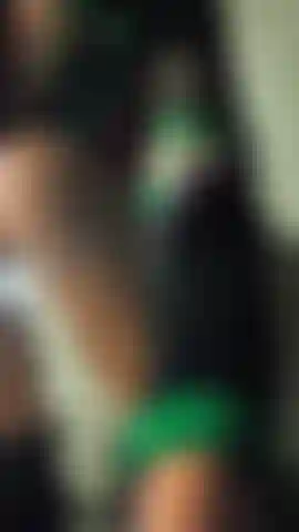 Je me touche dans le parking de l immeuble