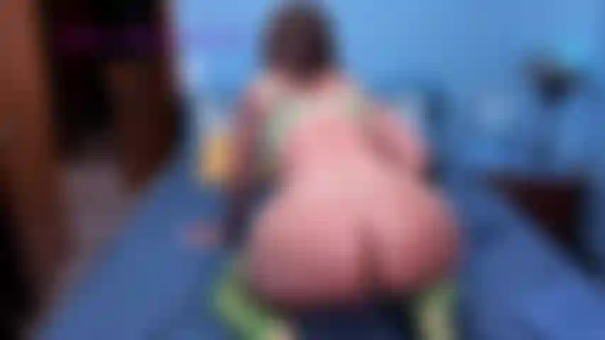 VIBEONCLITGLASSDILDOINASS- I use a vibe on my pussy and glass dildo in my ass.