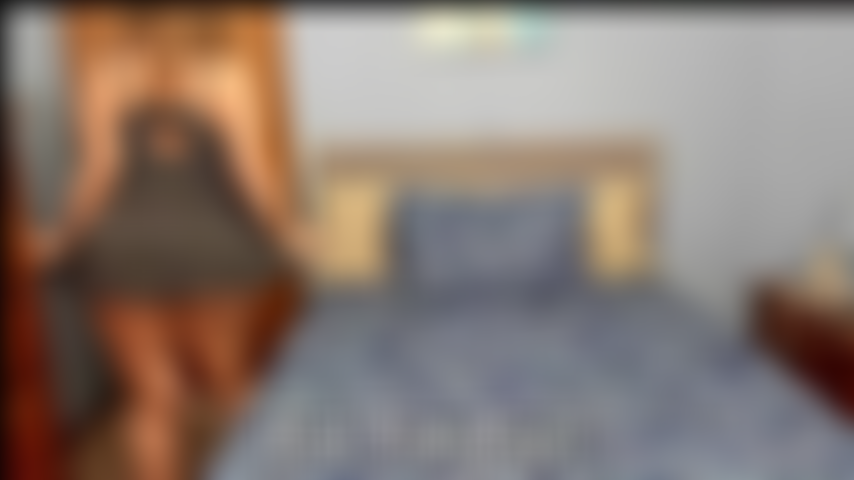 Bbw roni teases and masturbates.