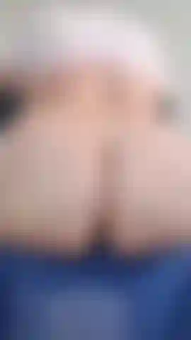 Big ass rubs on dildo and has a tasty anal.