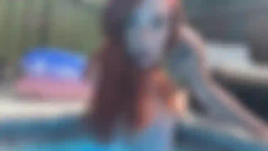 💦 POOLSIDE WET SOLE WORSHIP & DENIAL - You're already a freak for feet but what could make them even better? WET soles and toes glistening from the water and waiting for your worship. My perfectly pedicured feet deserve a hot worship session as I sit poolside and enjoy the sun . Dripping wet, looking so suckable and beautiful. Purchase this clip to worship my wet soles and be denied with a denial countdown.