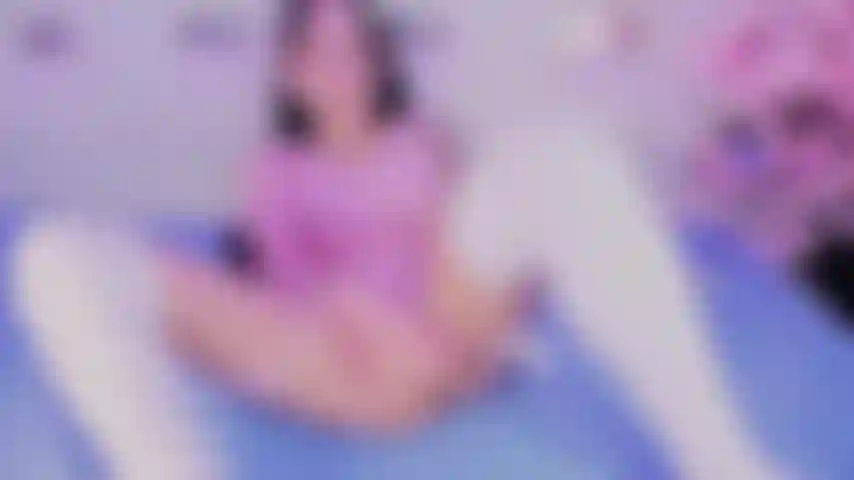 i was sooo horny and wanted to cum so bad , i made u a video cumming close to the cam, hope u enjoy it