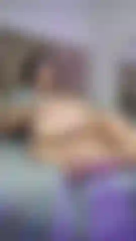 Do you like my hips from the front or side?