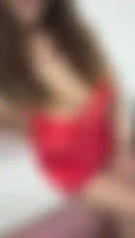 Hot Sexy woman in red for you !