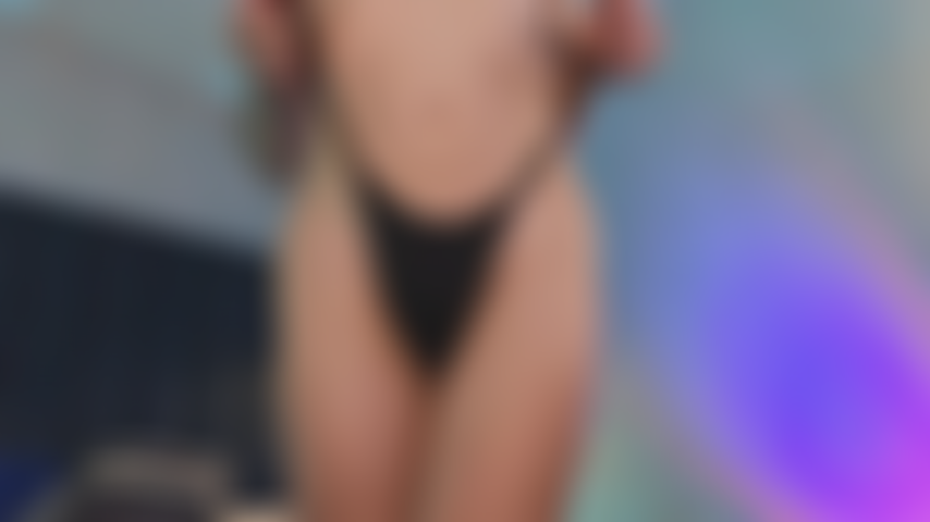 Trans girl with body full of oil in bikini